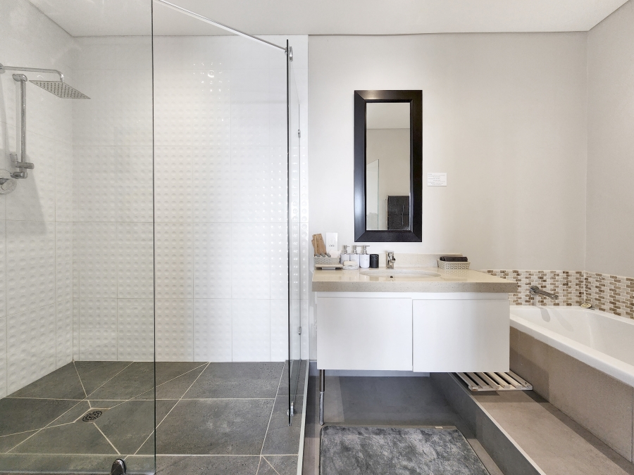 To Let 7 Bedroom Property for Rent in Camps Bay Western Cape